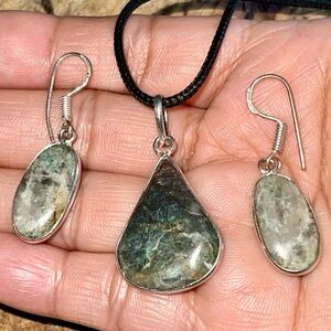 Dainty Cuprite Pendant & Earrings Set